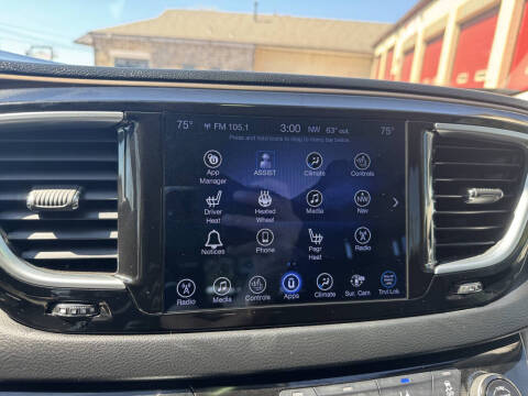 2017 Chrysler Pacifica Touring-L Plus