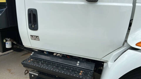 2018 International DuraStar 4300