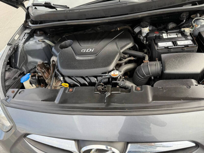 2012 Hyundai Accent SE