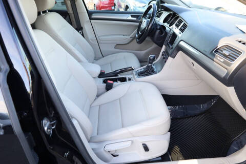 2016 Volkswagen Golf TSI SE