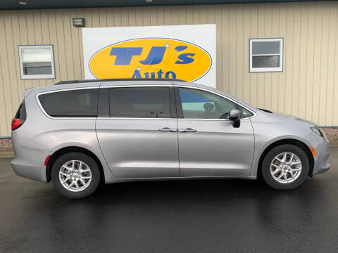 2021 Chrysler Voyager for sale at TJ's Auto in Wisconsin Rapids WI