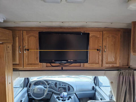 2004 Lexington Class C Mini Motorhome