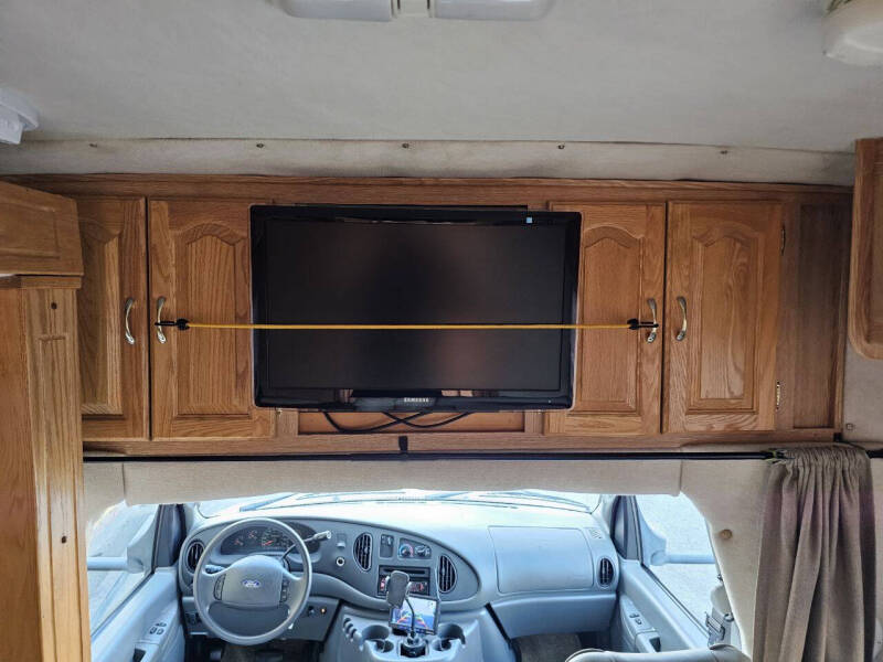 2004 Lexington Class C Mini Motorhome