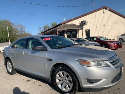 2010 Ford Taurus for sale at El Rancho Auto Sales in Des Moines IA