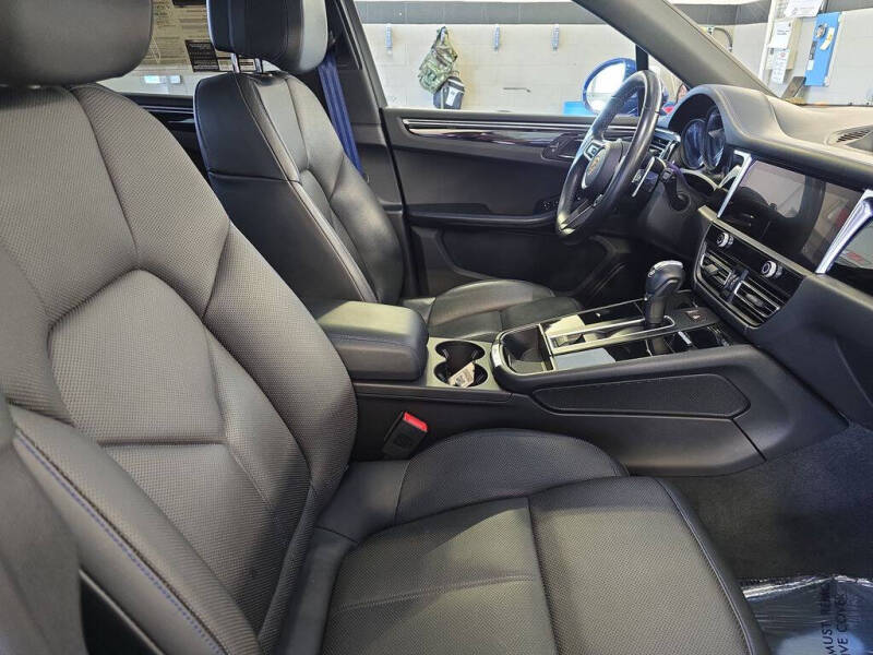 2023 Porsche Macan S