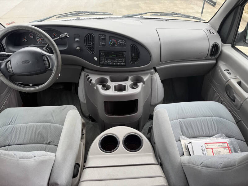 2000 Ford E-Series E-150