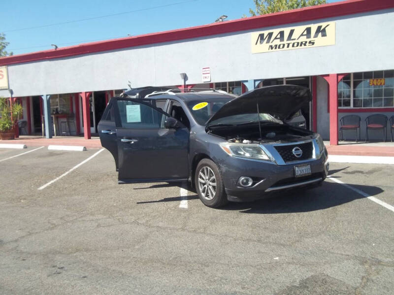 2014 Nissan Pathfinder null photo 50