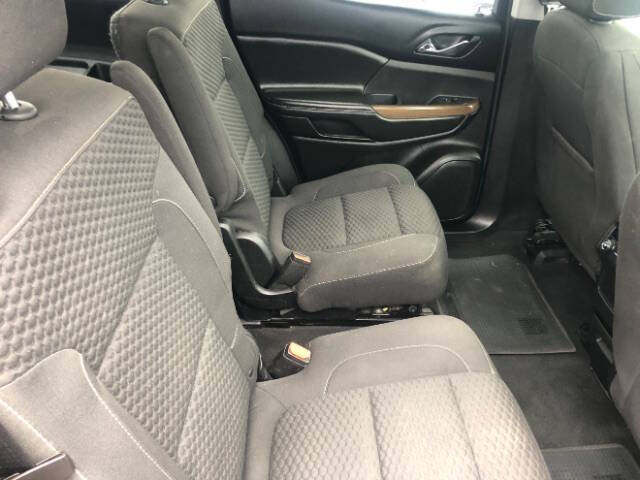 2017 GMC Acadia SLE-2