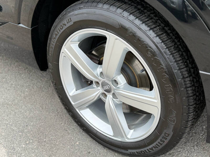 2019 Audi e-tron quattro Premium Plus