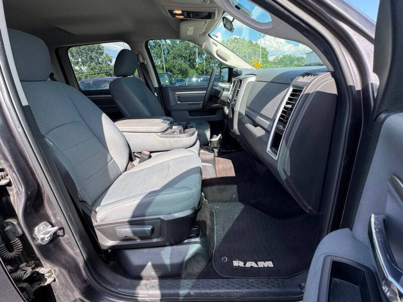 2017 RAM 1500 SLT
