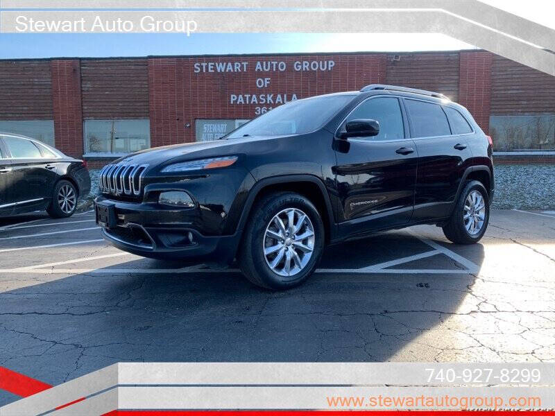 2017 Jeep Cherokee for sale at Stewart Auto Group in Pataskala, OH