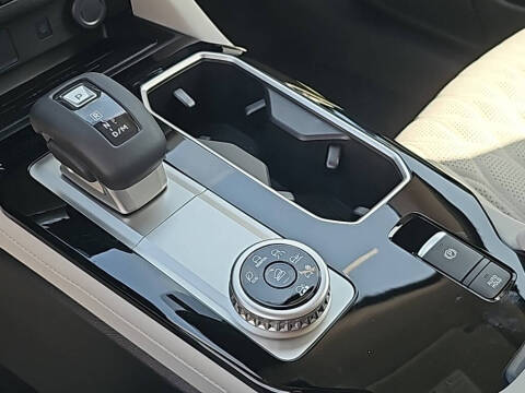 2025 Mitsubishi Outlander SEL Platinum Edition