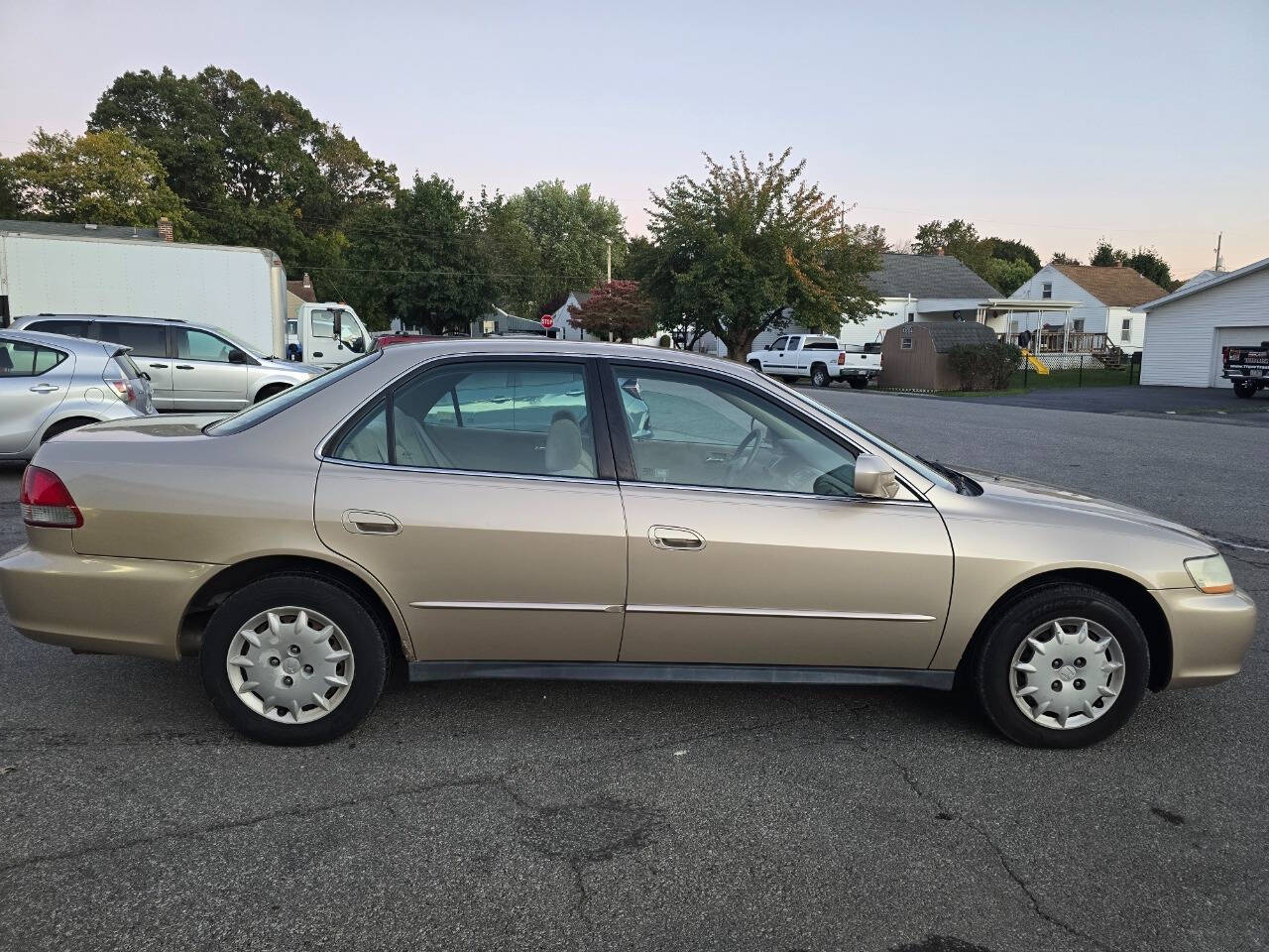 2002 Honda Accord for sale at QUEENSGATE AUTO SALES in York, PA