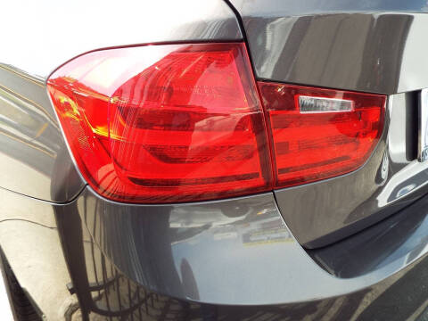 2012 BMW 3 Series 328i