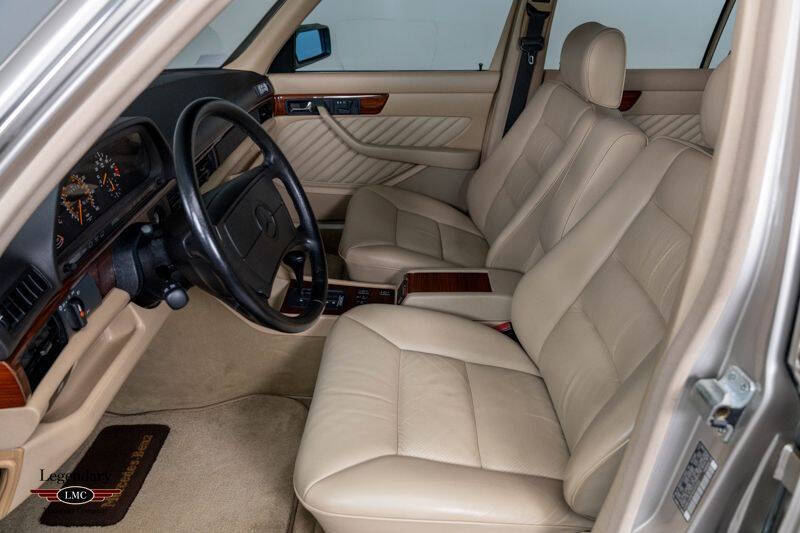 1991 Mercedes-Benz 300-Class