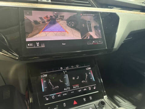 2019 Audi e-tron quattro Premium Plus