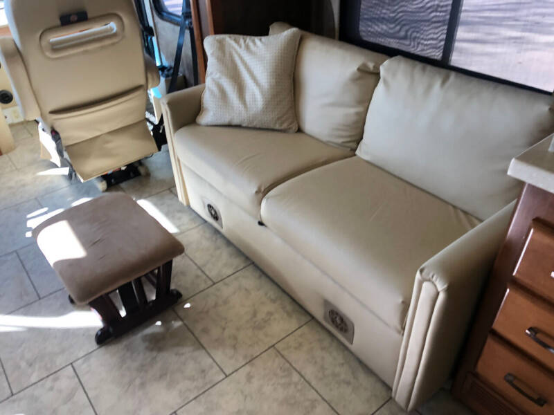 2012 Tiffin Allegro RED