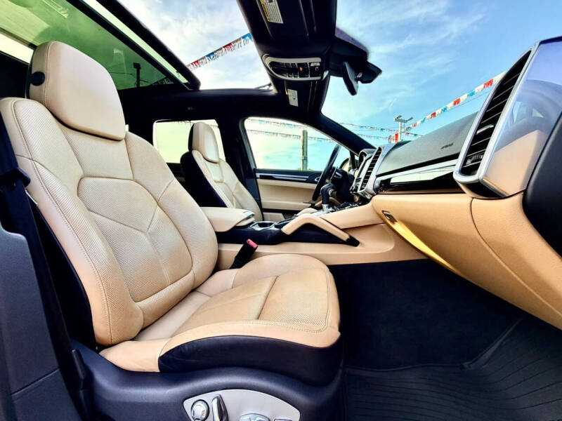 2016 Porsche Cayenne S