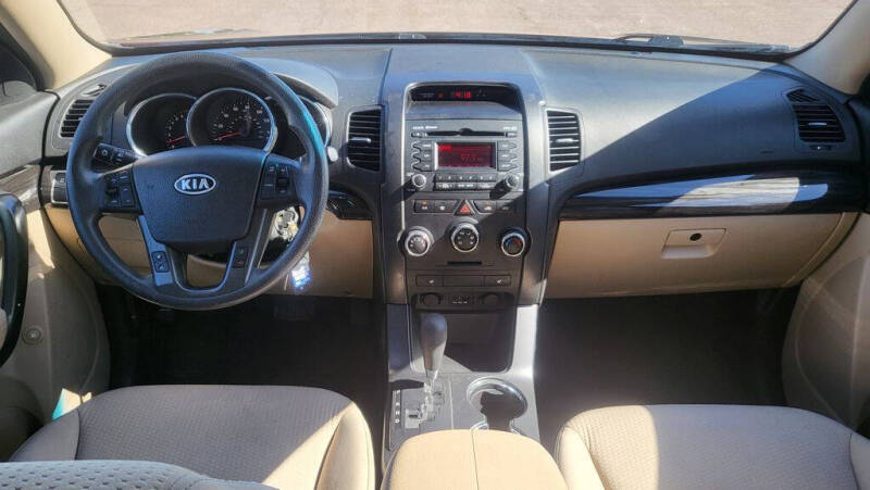 2011 Kia Sorento LX