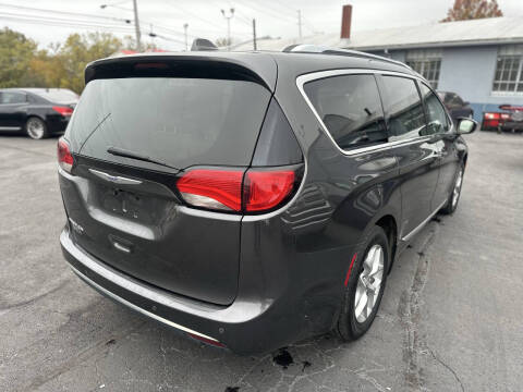 2019 Chrysler Pacifica Touring L Plus