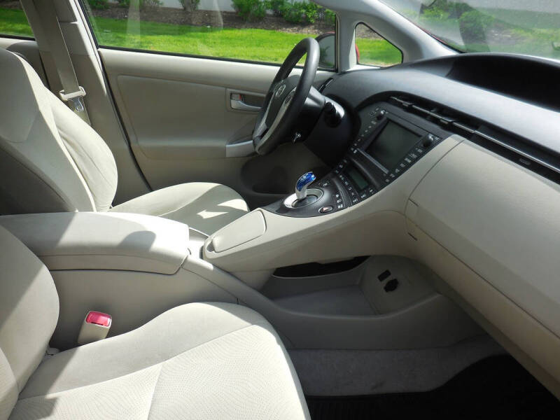 2010 Toyota Prius III