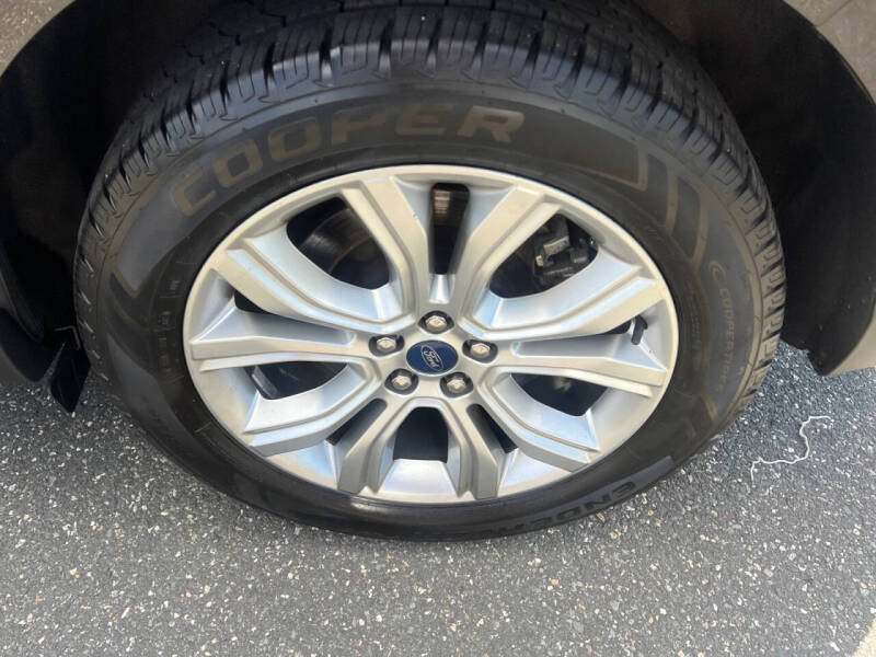 2022 Ford Edge Titanium