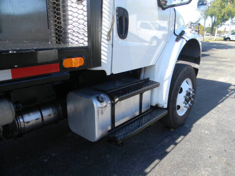 2015 Freightliner M2 106