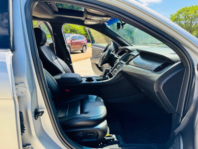 2018 Ford Taurus SEL