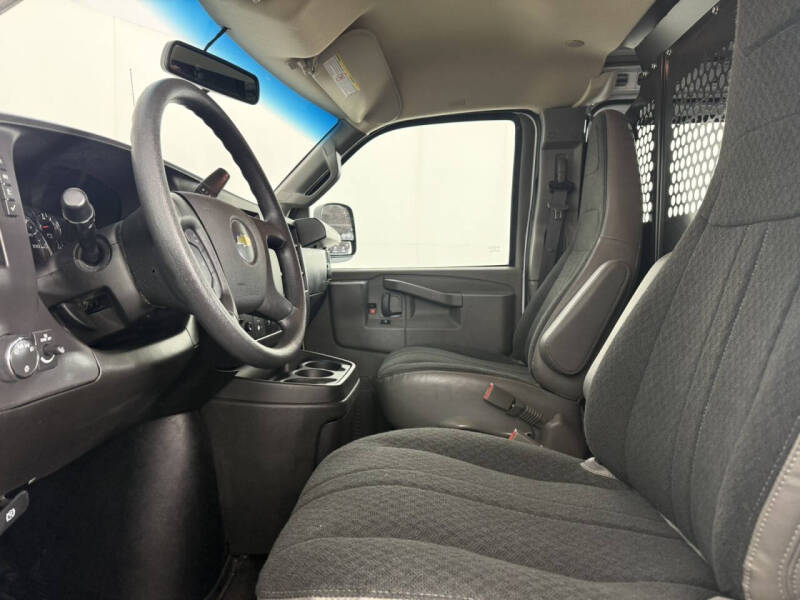 2024 Chevrolet Express 2500