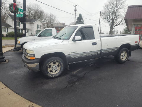 2000 Chevrolet Silverado 1500 for sale at Maximum Auto Group II INC in Cortland OH