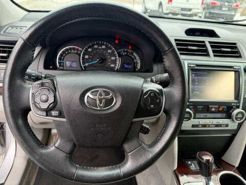 2014 Toyota Camry XLE V6