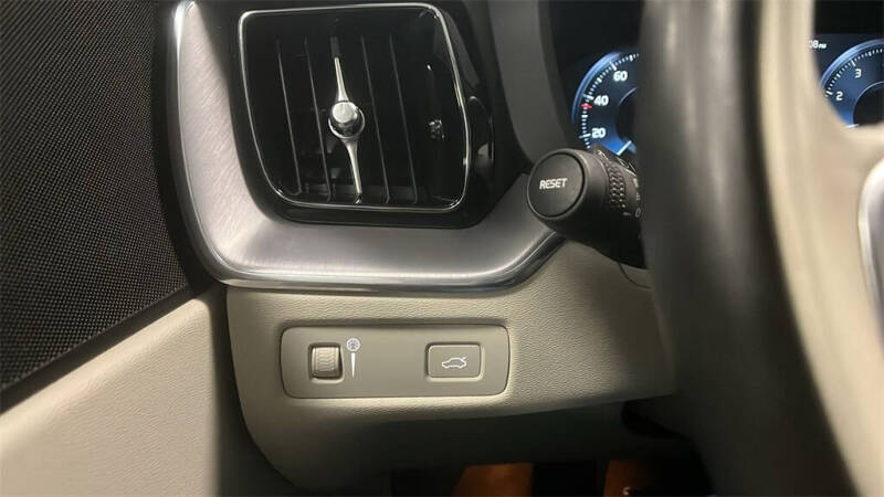 2020 Volvo XC60 T5 Momentum