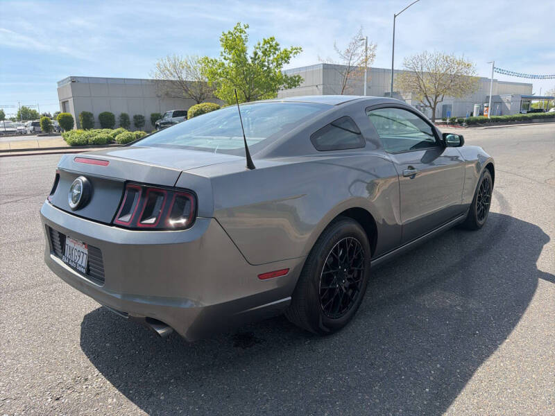 2013 Ford Mustang V6