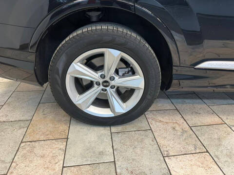 2023 Audi Q7 quattro Premium 55 TFSI