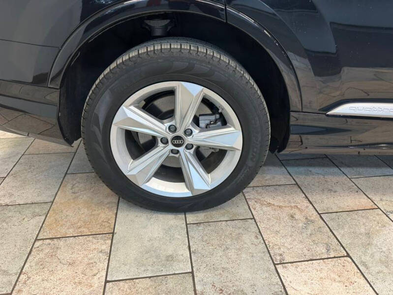 2023 Audi Q7 quattro Premium 55 TFSI