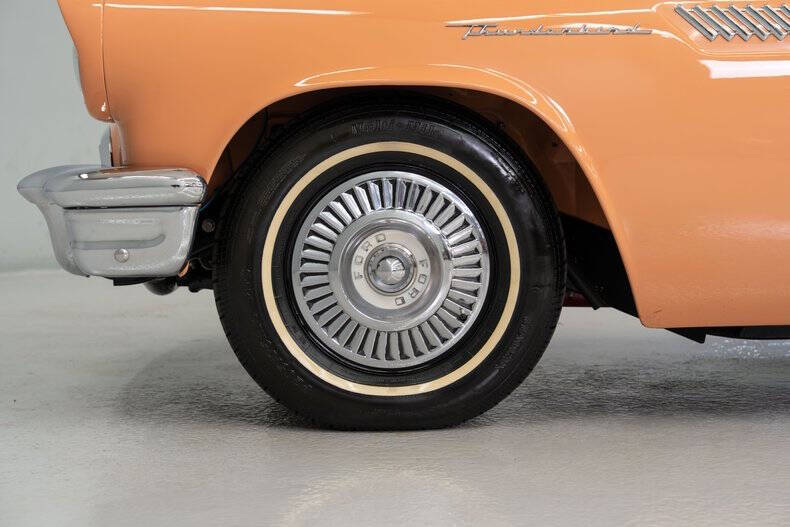 1957 Ford Thunderbird