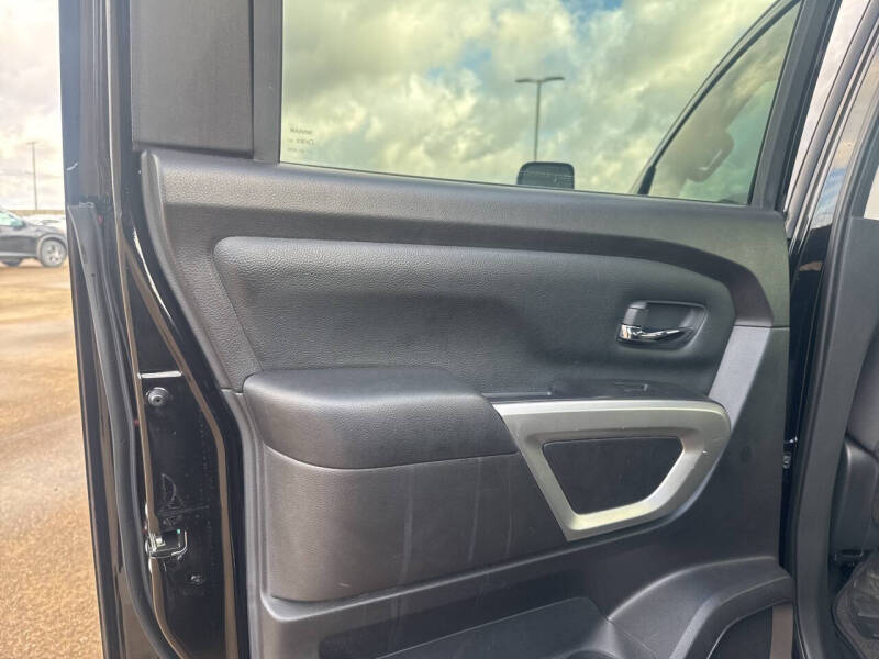 2021 Nissan Titan SV