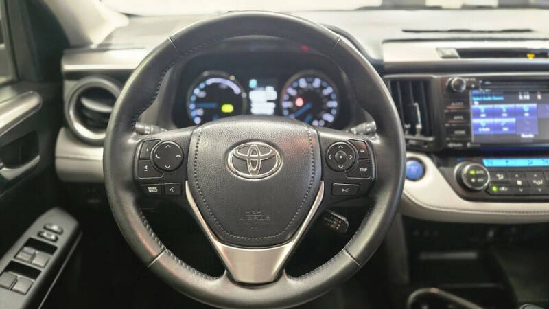 2017 Toyota RAV4 Hybrid XLE