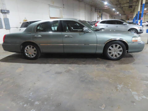 2003 Lincoln Town Car Signature