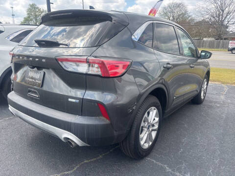 2020 Ford Escape SE