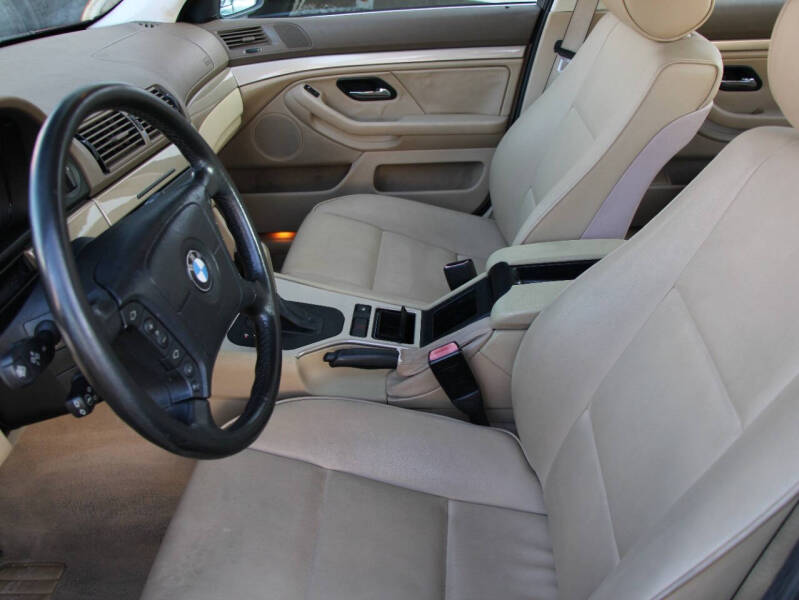 2001 BMW 5 Series 525i