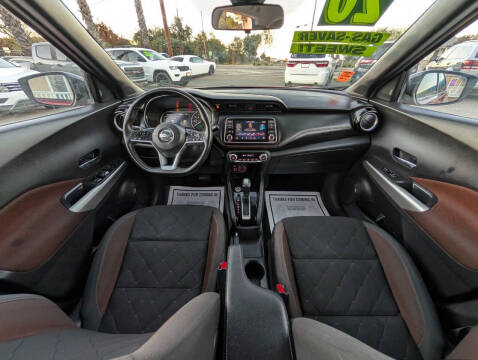 2020 Nissan Kicks SR