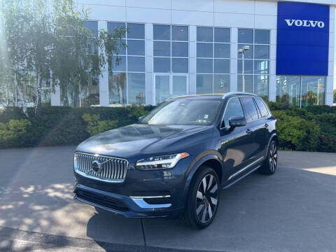 2023 Volvo XC90 Recharge T8 Ultimate Bright Theme 7P