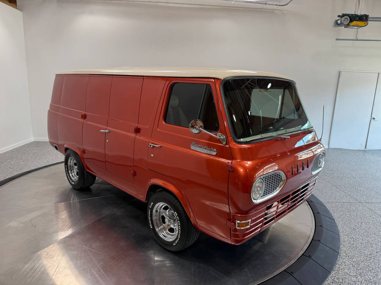 1966 Ford Econoline Supervan 13