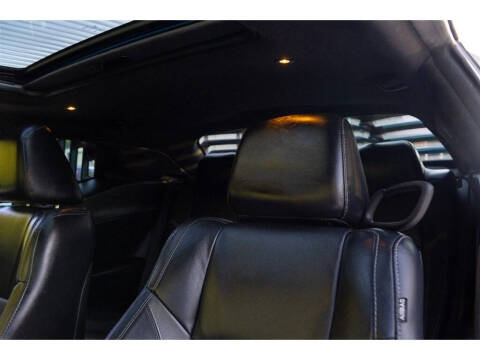 2015 Dodge Challenger SXT Plus