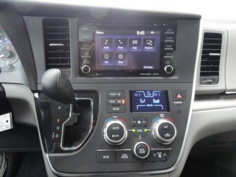 2019 Toyota Sienna LE 7-Passenger