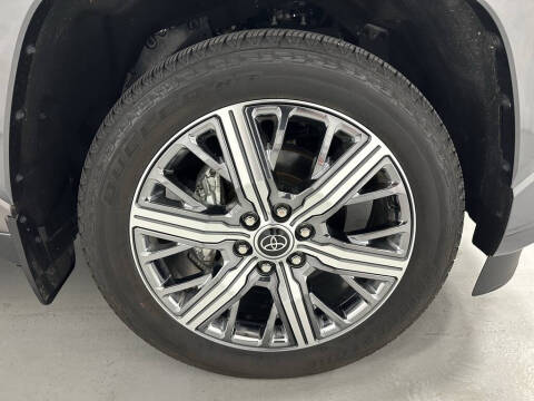 2024 Toyota Sequoia Capstone