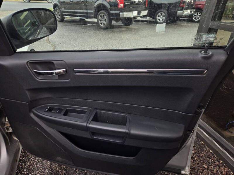 2009 Chrysler 300 LX