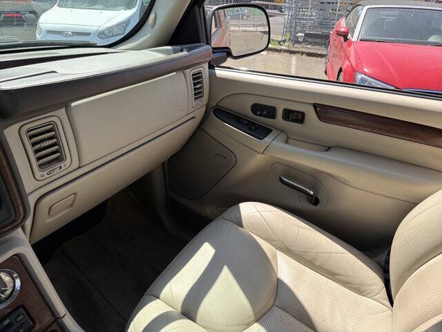 2003 Cadillac Escalade