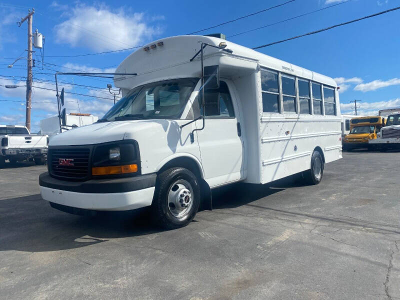 2004 GMC Savana Cutaway 3500